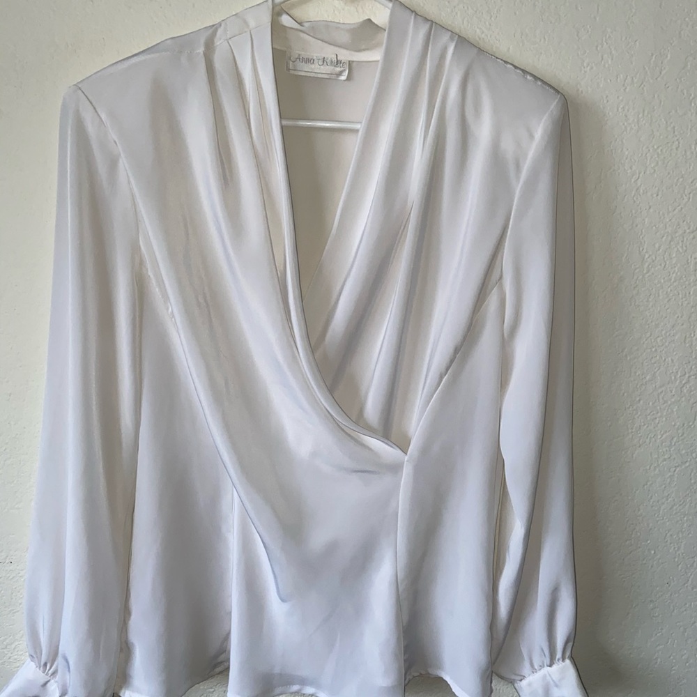 Anna Kriste White polyester blouse (m/L)